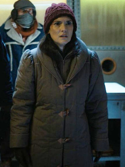 Joyce Byers Stranger things Season 04 Grey Puffer Coat